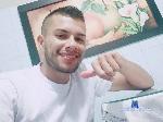 verga-b flirt4free livecam show performer Chico latino con una gran polla jugosa