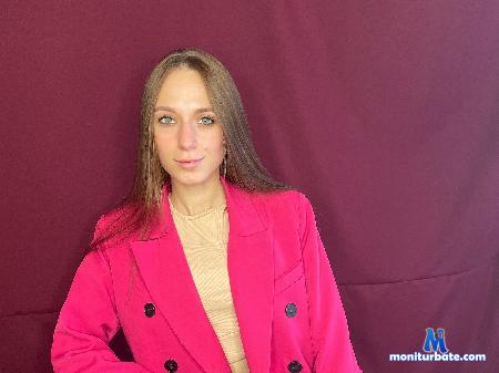 arlette-hearing flirt4free performer Hi sweet! we want play! Play with us pls!