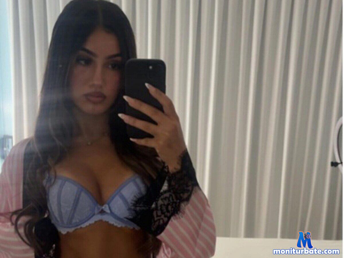 eva-right Flirt4free performer 