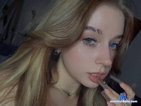 cora-lingao flirt4free performer Hi sweet! we want play! Play with us pls!