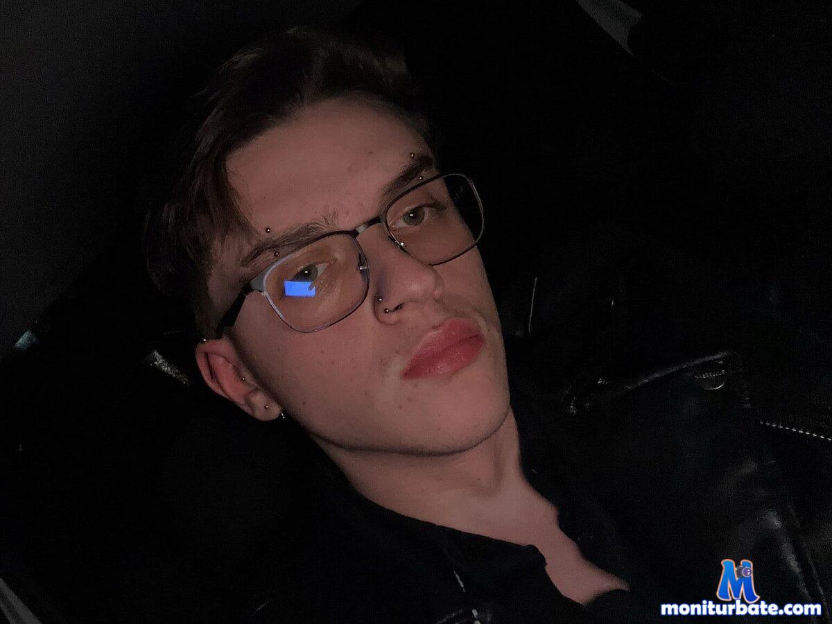 felix-stark Flirt4free performer Feet Role Play/Costumes Small Penis Humiliation Dirty Talk Master / Slave Domination Cuckolding Slaves Piercings and Tattoos Humiliation Cosplay Smoking Findom