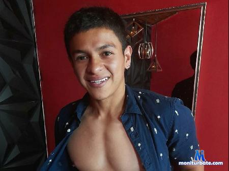 derekk-diaz flirt4free performer Enjoy me.