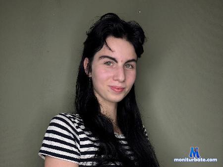 leo-tweet flirt4free performer Hi sweet! we want play! Play with us pls!