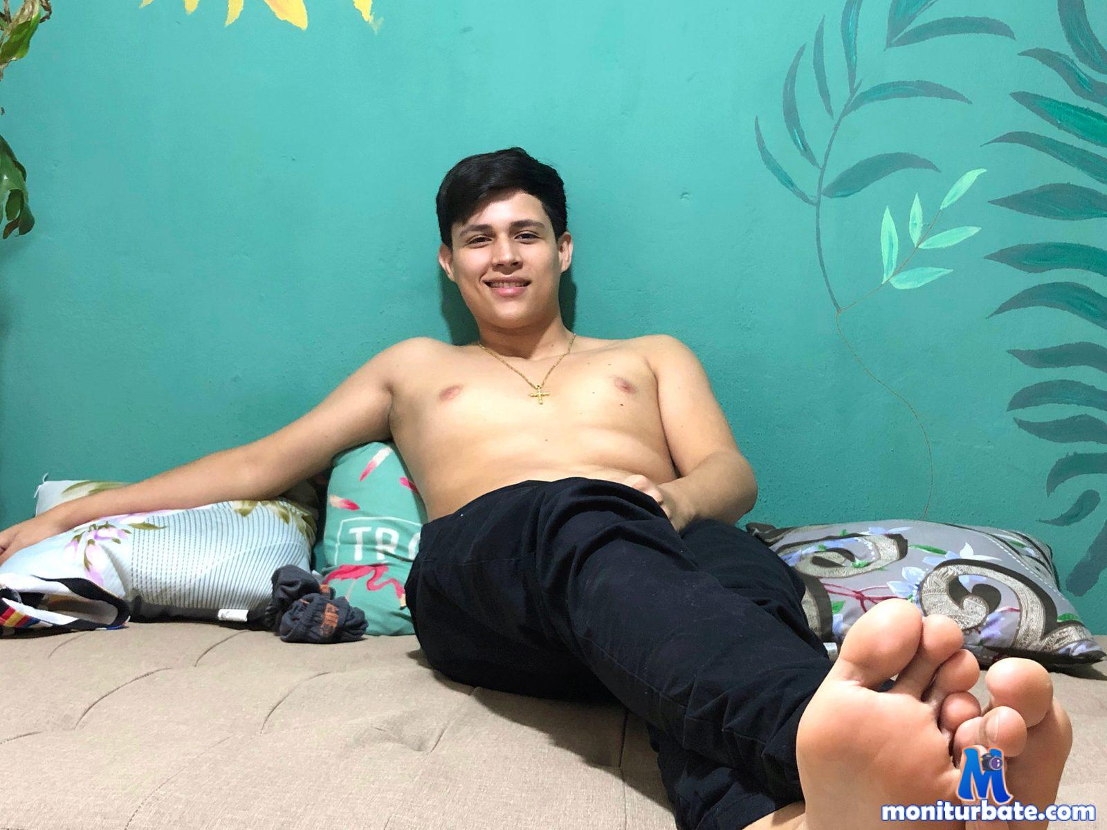 nathaniel-maverick Flirt4free performer Feet Boss / Secretary Service Worker/Housewife Student/Teacher Domination Jerk off Instruction Tickling Smoking Exhibitionism Armpit