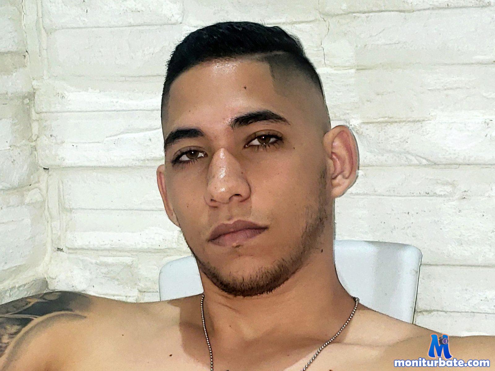 felipe-roy Flirt4free performer Feet Boss / Secretary Doctor / Nurse Student/Teacher Jerk off Instruction Bad Cop/Good Cop Coach/Trainee Spanking Muscle Worship