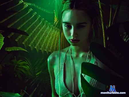 kimi-likins flirt4free performer Hey! I am new here :) Lets have fun, dont be shy with me 