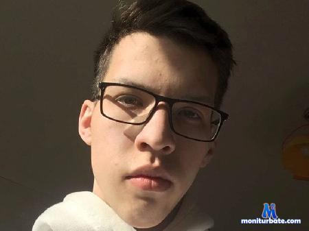 ray-clark flirt4free performer Hello, guys! I am Ray! Who wants to see me naked?