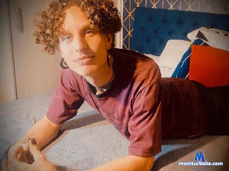 angel-dustin flirt4free performer I like to kiss until my clothes get in the way, do you want to try?