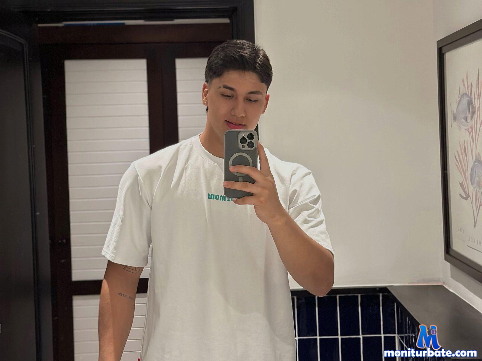 valkor-rian Flirt4free performer Anal Feet Nipple Biting Dirty Talk Prisoner/Guard Crop