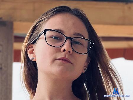 monica-maker flirt4free performer welcome to my room, hope you will have some fun