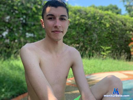 thomas-foxy flirt4free performer HELLO, I'M THOMAS, A COLOMBIAN BOY WITH GOOD COMMUNICATION AND A LITTLE FUNNY