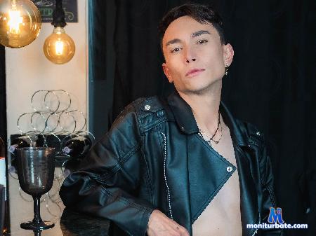 nick-johson flirt4free performer Hi, Welcome to my room