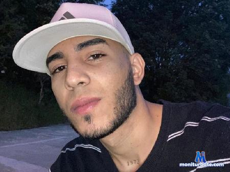 mathew-philip-n flirt4free performer I'm ready to have fun! encourage me and add me to favorites, you will see the great monster grow.