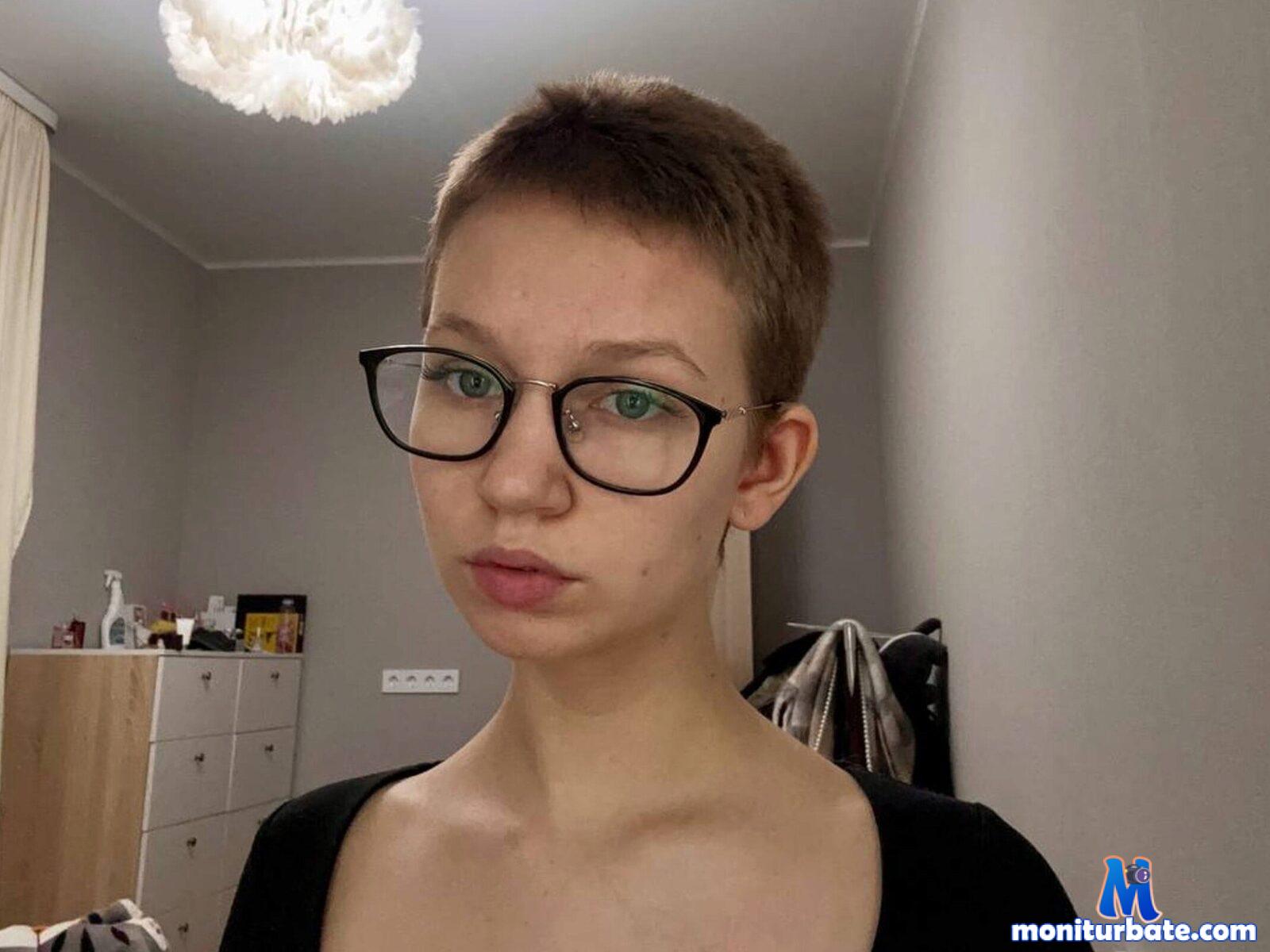 shantelle-stuer Flirt4free performer Feet Small Penis Humiliation Submission Vibrator Slaves Legs Piercings and Tattoos Spanking Cosplay Smoking Findom Food