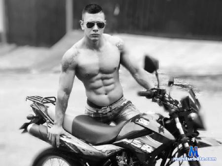 matt-keiner flirt4free performer latin boy 