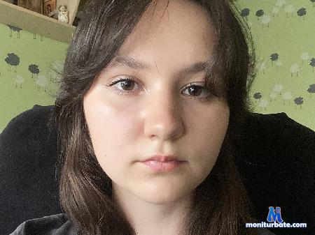 hillary-cappelletti flirt4free performer Hi sweet! we want play! Play with us pls!