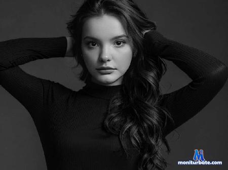 elowen-bloom flirt4free performer I'm new here. Very exciting to see you in my room!Want to find a good friends.