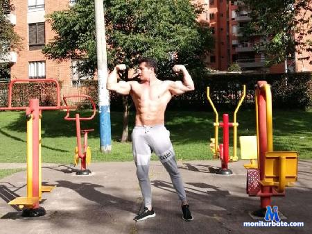 edde-max flirt4free performer Muscle  man strong Latino and only .