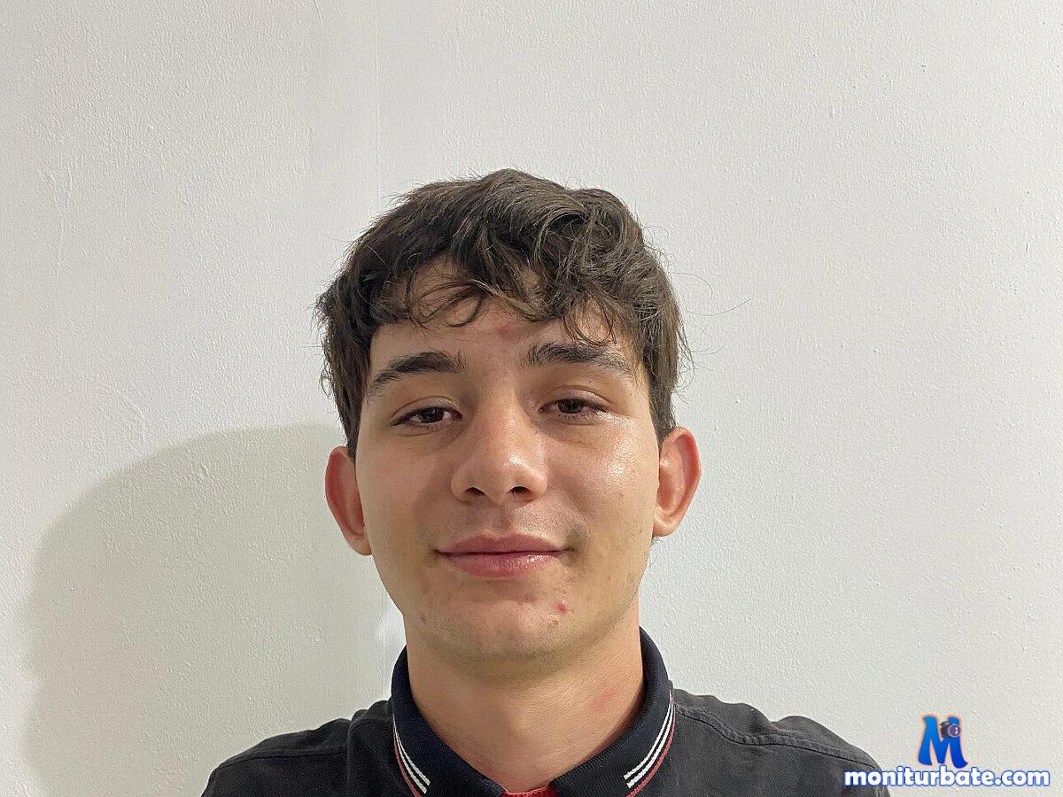 angel-withe Flirt4free performer 