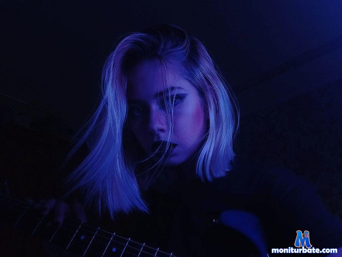 carri-baptise Flirt4free performer 