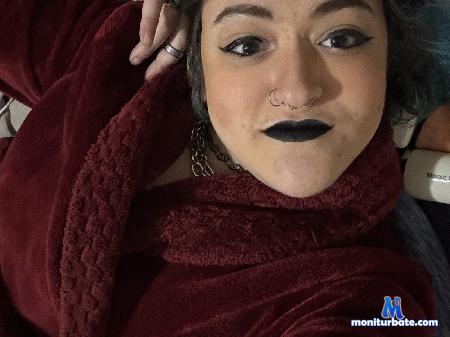 maxine-wynter flirt4free performer blue hair, piercings, and tatted 4 u ;)
