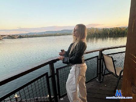 janine-stiffler flirt4free performer Mature woman can teach u a lot but if u can teach me I'd like to try 