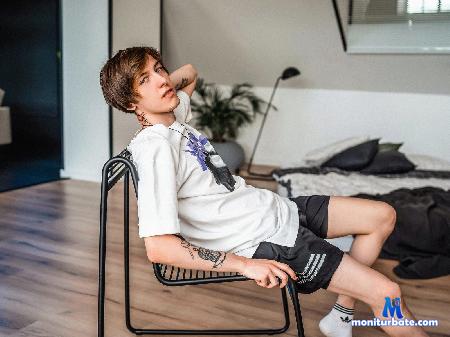bruno-juls flirt4free performer Hey! I'm NEW here! Let's have some fun TOGETHER! 