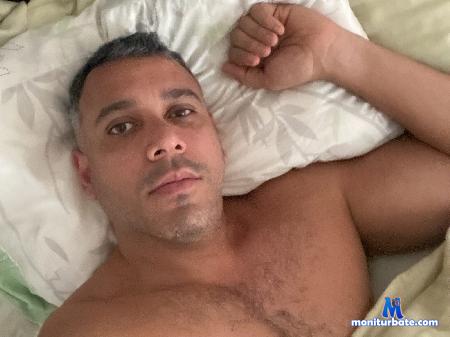 matthew-fire flirt4free performer Tu macho est&aacute; aqu&iacute; esper&aacute;ndote, &iexcl;se mi fiel amante!