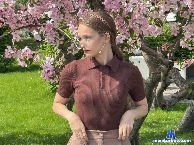 gwen-gales Flirt4free performer Nipple Play Service Worker/Housewife Student/Teacher Vibrator Cock Teasing Bad Cop/Good Cop Cheerleader/Jock Spanking