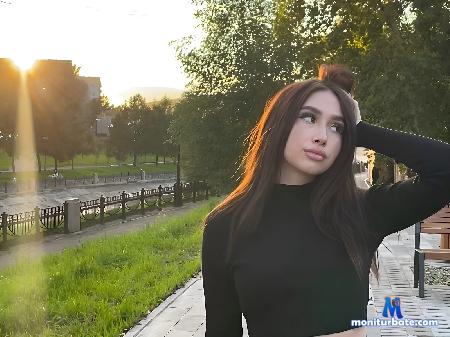 juliane-falor flirt4free performer hey sweety, welcome and let's have fun 