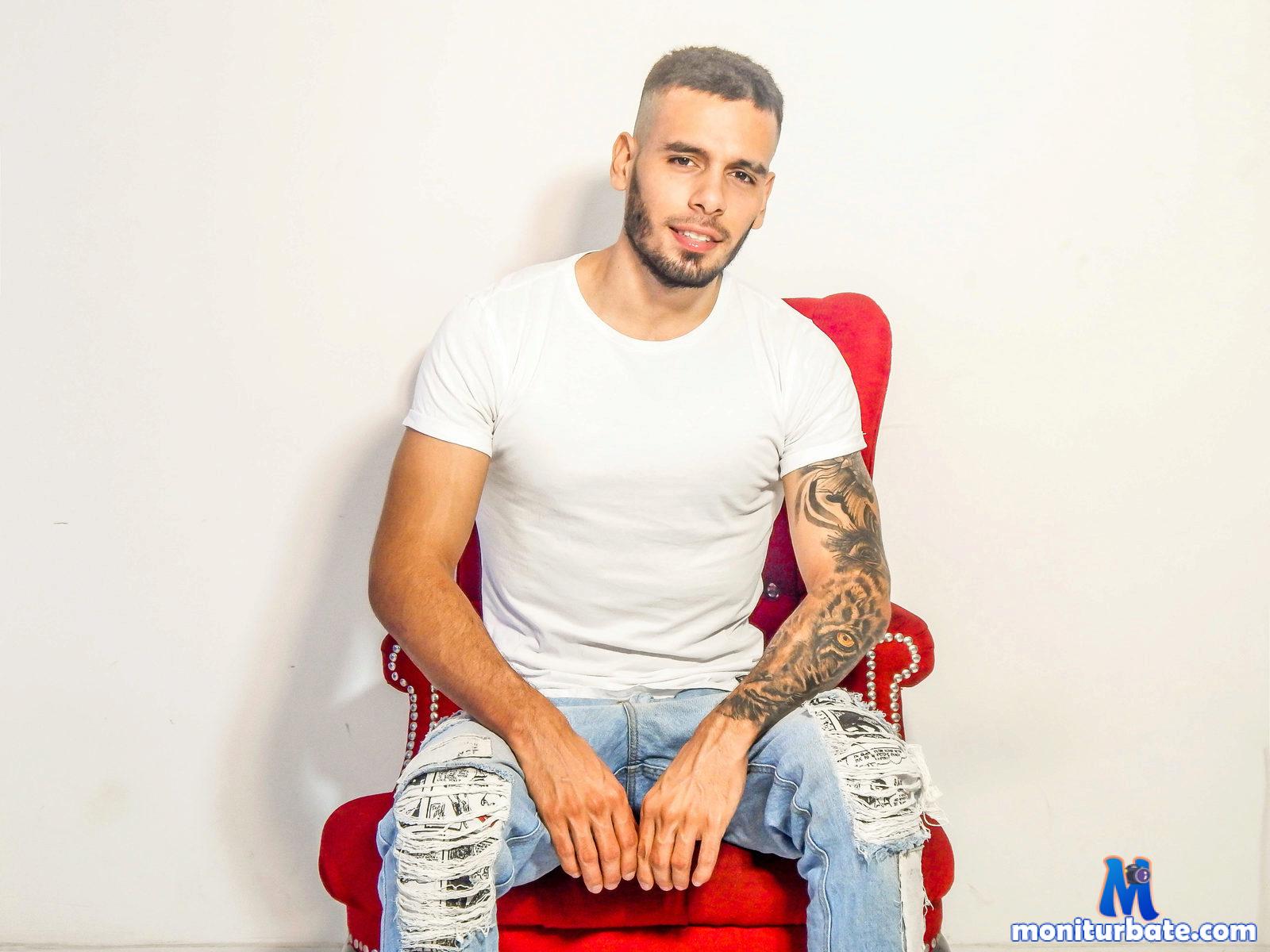 adriano-ferreira Flirt4free performer Feet Paddling/Spanking/Whips Dirty Talk Domination Latex Handcuffs Piercings and Tattoos Cheerleader/Jock Coach/Trainee Tickler Tickling Leather Voyeurism Clothespins Armpit Muscle Worship