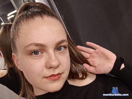 salina-buttrum flirt4free performer Hi sweet! I am Salina and I want play! Play with me bb! 