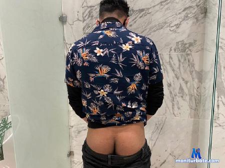 noah-jamess flirt4free performer Hi guys, welcome to my room!