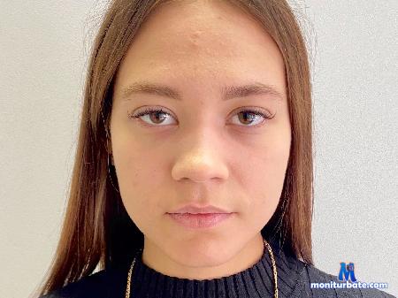carlotta-farin flirt4free performer Hi sweet! we want play! Play with us pls!