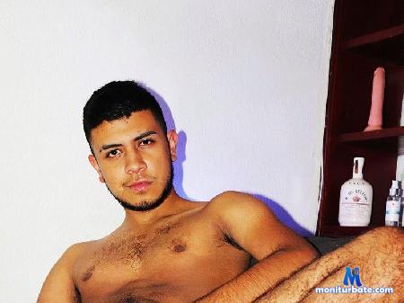 tommy-boom flirt4free performer HERMOULAR: MITAD HERMOSO, MITAD ESPECTACULAR