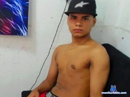 noah-broown flirt4free performer hello guys, i hope enjoy my show and follow me #latino #new
