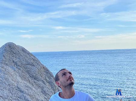 farid-latin flirt4free performer I am found of guys