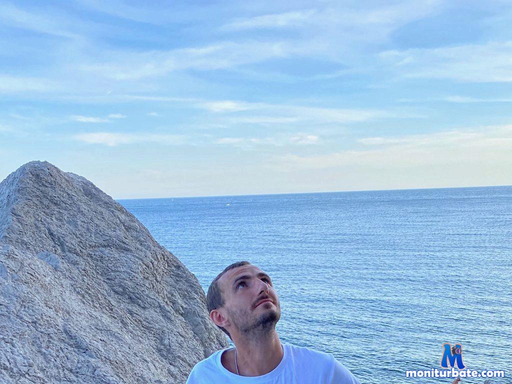 farid-latin Flirt4free performer Feet Dirty Talk Master / Slave Prisoner/Guard Jerk off Instruction Latex Teasing Glass Dildo Handcuffs Whip Legs Double-Ended Dildo Giant Dildo Spanking Rope Play Pirate/Captive