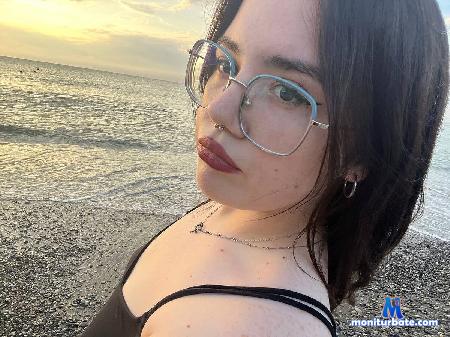 betty-watkins flirt4free performer A versatile model with a strong presence, adaptable to various styles and creative concepts.