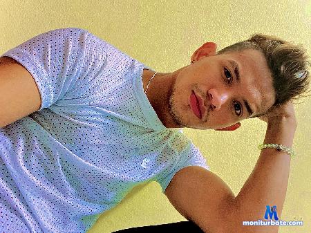 paul-wishes flirt4free performer welcome to my living room, I assure you you will enjoy me