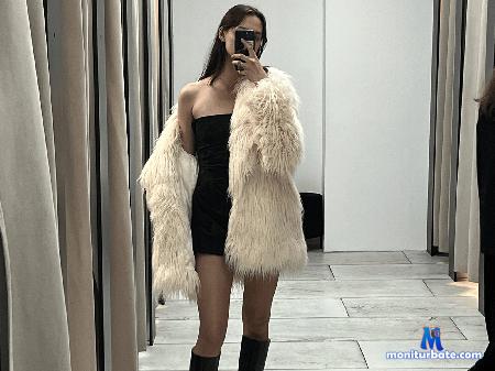 wilda-battersby flirt4free performer Hi sweet! My name is Alice lets play:)