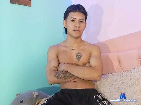 ascot-mills flirt4free performer I am a mischievous boy and I dare to show my butt in the camera