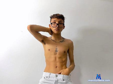jack-jean flirt4free performer Hello friends, welcome and thank you for being with me. I value your time and I hope you like my con