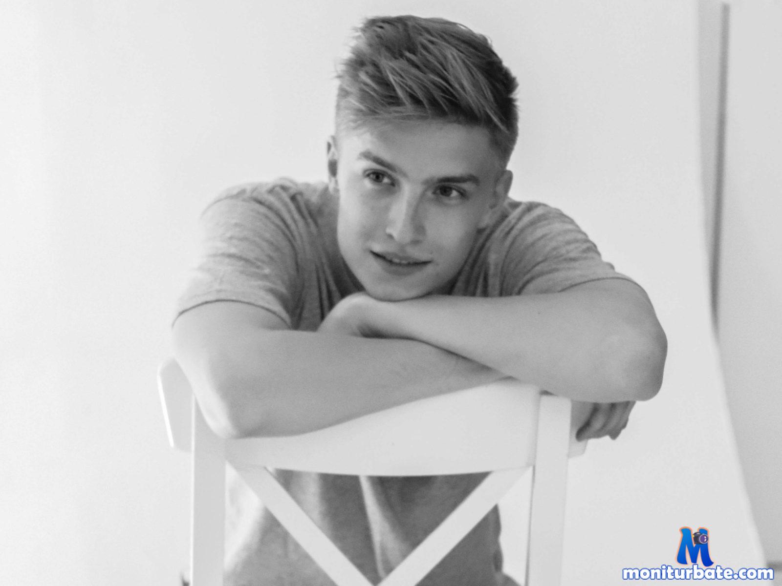 sebastian-x Flirt4free performer Feet Nipple Play Student/Teacher Cock Teasing Sugar Daddy Teasing Coach/Trainee Tickler Spanking Tickling Muscle Worship