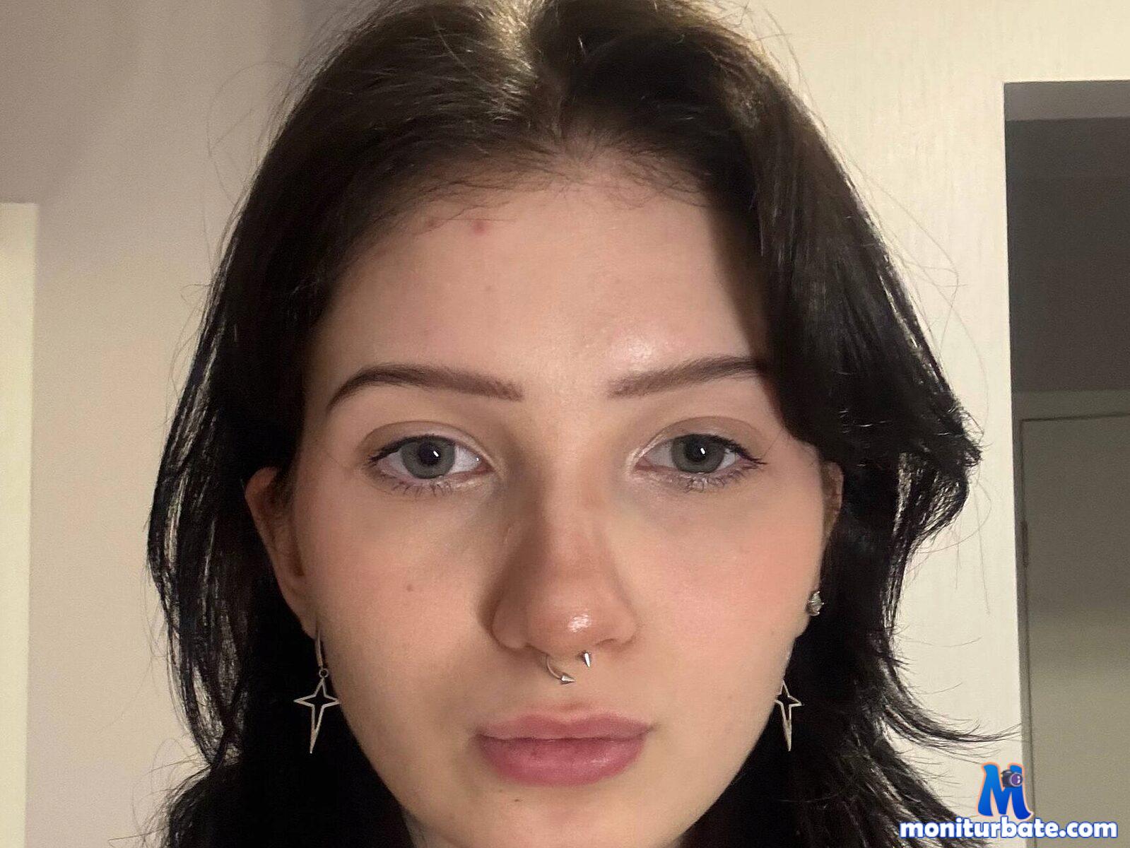 elwanda-ri Flirt4free performer Nipple Play Dirty Talk Vibrator Cock Teasing Handcuffs Spanking Gender Play Cosplay