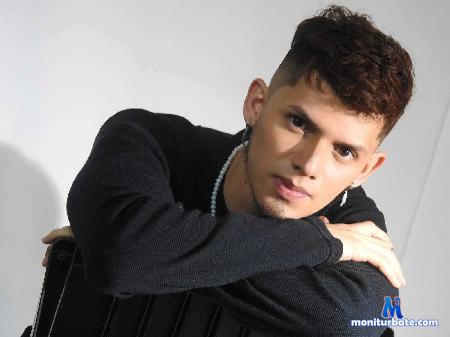 david-clay flirt4free performer DavidClay is a beautiful, hot and sweet Venezuelan Goddess boy who is ready to please you.