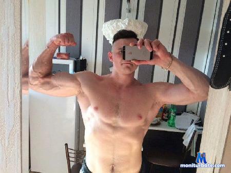 bodo-dayson flirt4free performer hello guys! i'm new kinky and muscular model here ;)