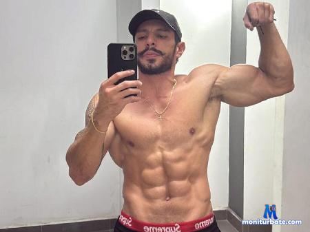 robert-hunk flirt4free performer   a lot of muscle to play! readys?