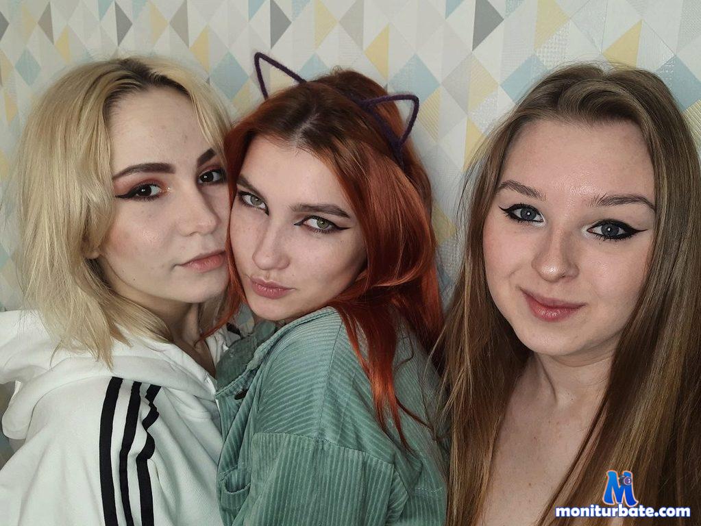 sandy-and-darlyn-and-laura Flirt4free performer 