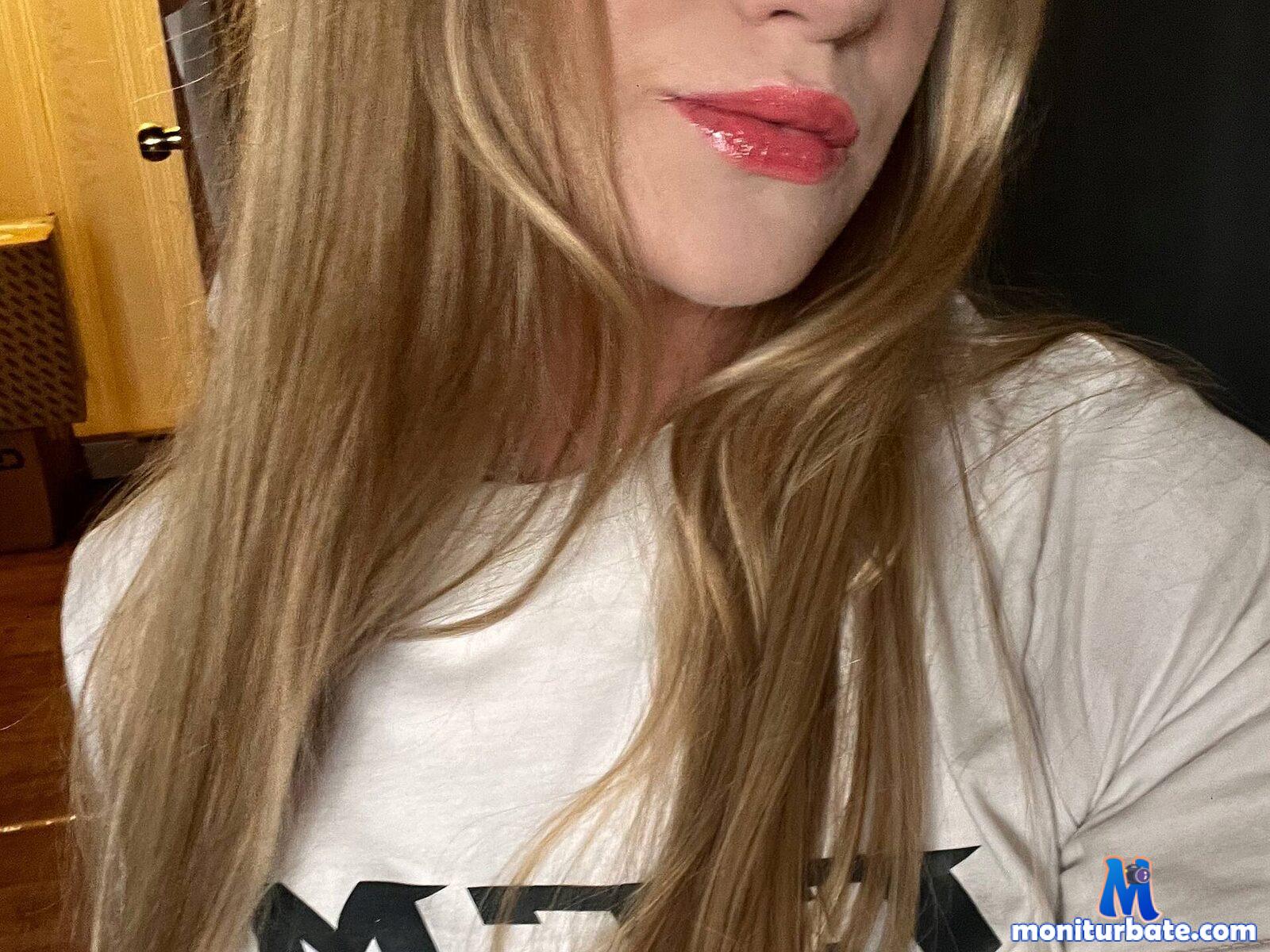 sun-guttmann Flirt4free performer Feet Role Play/Costumes Domination Piercings and Tattoos